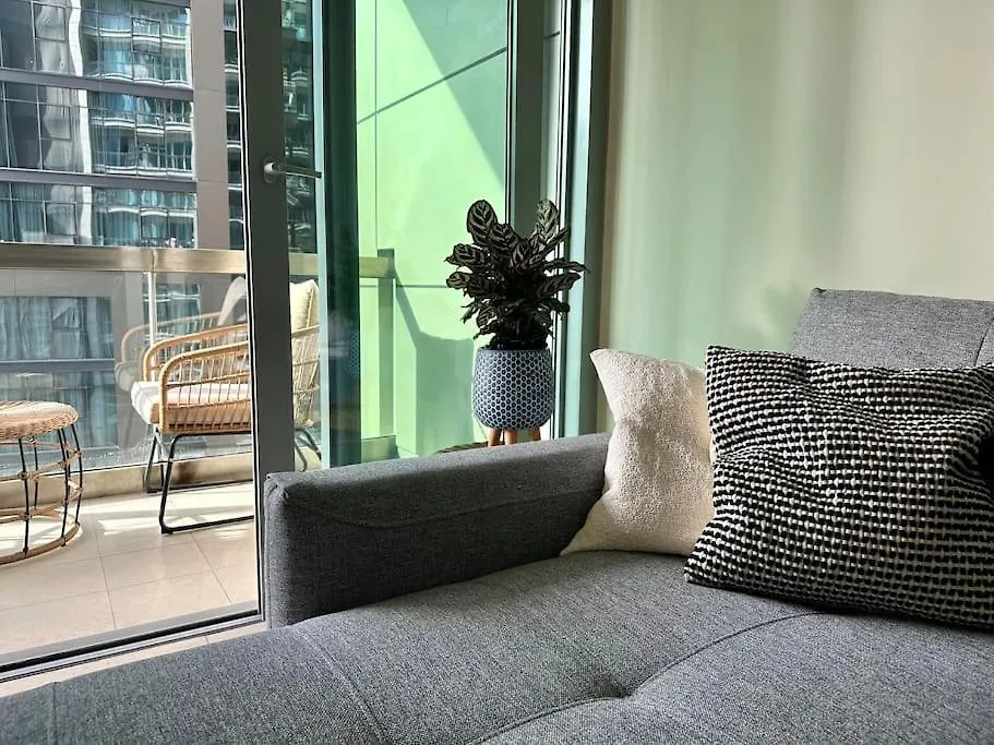 Spacious Place Near Dubai Mall, Fountains & Burj Khalifa Apartment